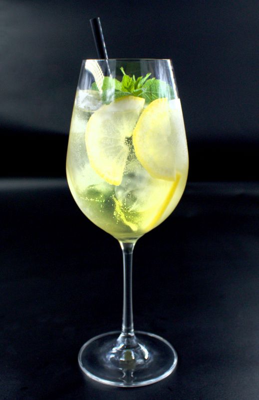 Limoncello Spritz